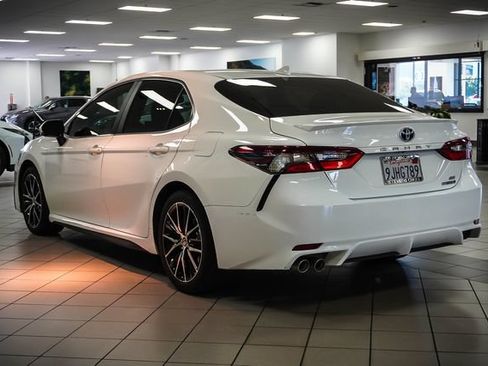 Used 2024 Toyota Camry SE w/ Audio Upgrade Package FWD image 8