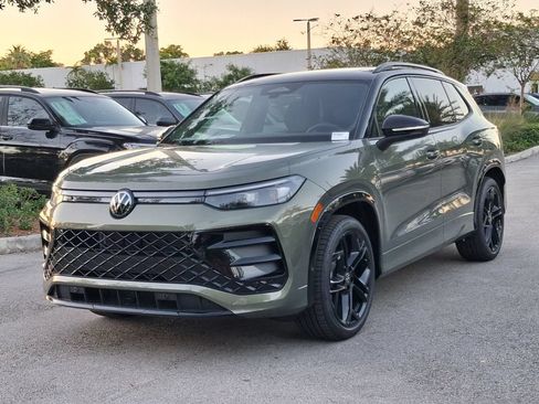 New 2026 Volkswagen Tiguan SE R-Line FWD image 3