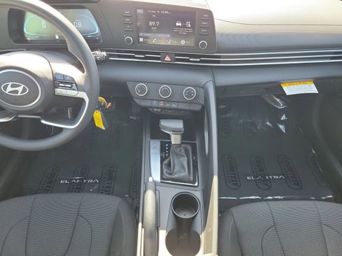 New 2026 Hyundai Elantra SE image 15