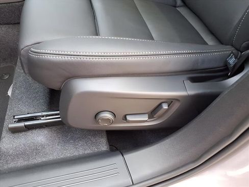 New 2026 Volvo XC40 B4 Plus w/ Protection Package Premier FWD image 13