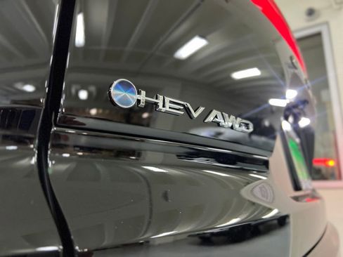 New 2025 Toyota Crown Signia image 7