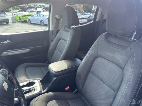 Used 2017 Chevrolet Colorado LT w/ LT Convenience Package RWD image 20