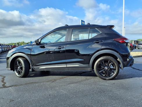 Used 2024 Nissan Kicks SR w/ SR Premium Package FWD image 29