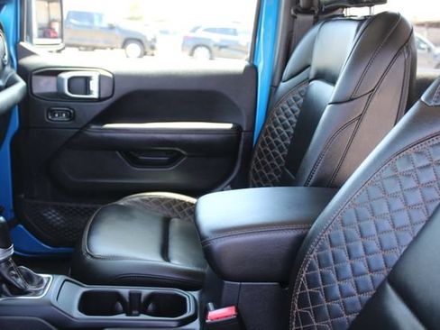 Used 2023 Jeep Wrangler Unlimited Sahara AWD/4WD image 35