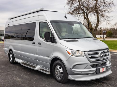 Used 2019 Mercedes-Benz Sprinter 170 w/ Premium Plus Package image 41