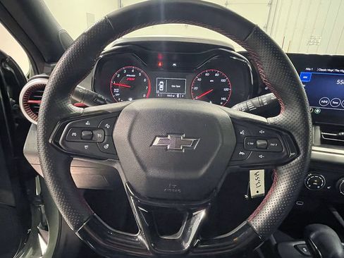 Used 2024 Chevrolet Trax RS FWD image 29