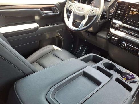 Used 2026 GMC Sierra 1500 SLT AWD/4WD image 10