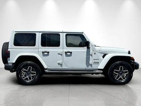 Used 2024 Jeep Wrangler Unlimited Sahara AWD/4WD image 3