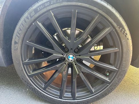 Used 2022 BMW X5 sDrive40i w/ M Sport Package RWD image 7
