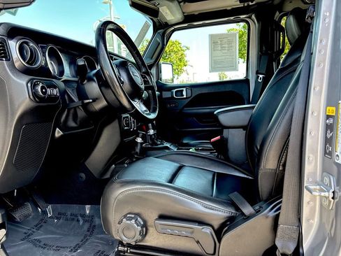 Used 2021 Jeep Wrangler Unlimited Sahara AWD/4WD image 11