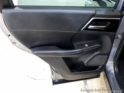 Used 2022 Mitsubishi Outlander SE AWD/4WD image 29