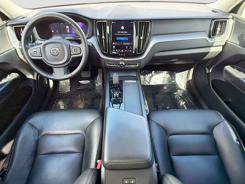 Used 2023 Volvo XC60 B5 Core AWD/4WD image 15