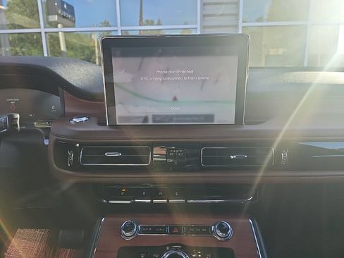 Used 2023 Lincoln Aviator Reserve w/ Equipment Group 201A RWD image 12