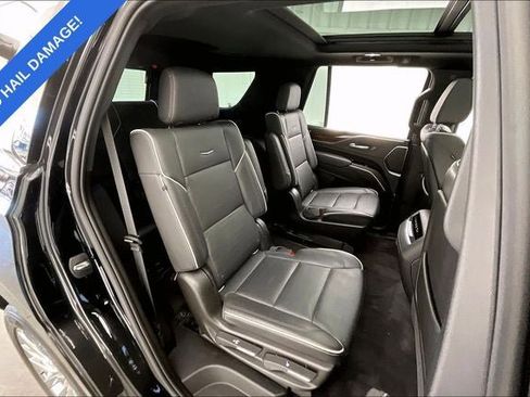 Used 2021 Cadillac Escalade Premium Luxury w/ Performance Package AWD/4WD image 19