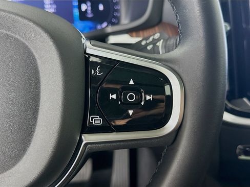 Used 2025 Volvo V60 B5 Cross Country Plus AWD/4WD image 19