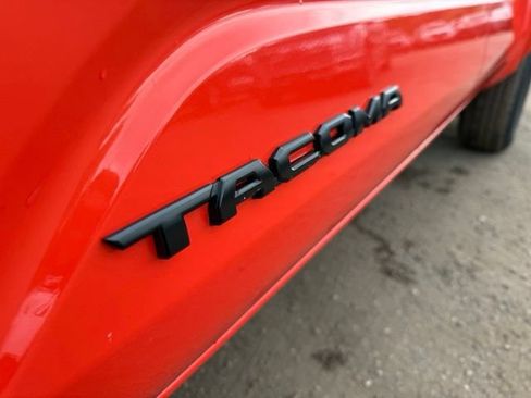Used 2024 Toyota Tacoma TRD Sport AWD/4WD image 12