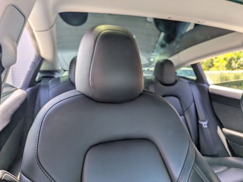 Used 2022 Tesla Model 3 Long Range AWD/4WD image 27