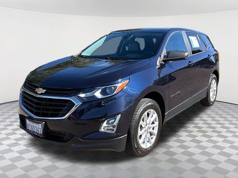 Certified 2020 Chevrolet Equinox LS w/ LS Convenience Package AWD/4WD image 1