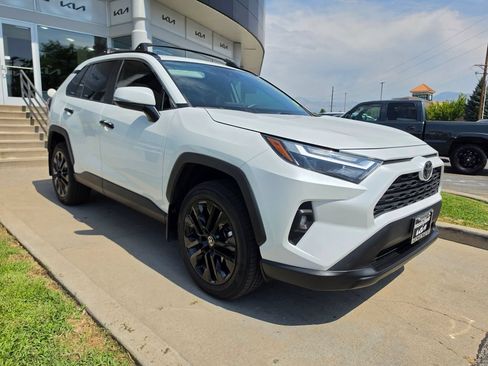 Used 2023 Toyota RAV4 XLE Premium FWD image 3