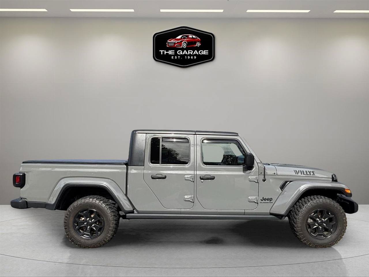 Used 2021 Jeep Gladiator Sport AWD/4WD image 6