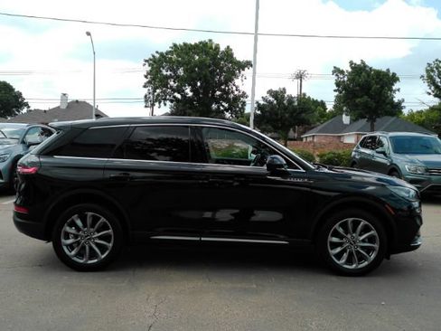 Used 2022 Lincoln Corsair AWD image 5