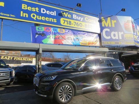 Used 2023 Lincoln Aviator AWD w/ Premium Package image 6