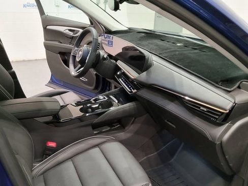 Used 2025 Buick Envision Avenir image 16