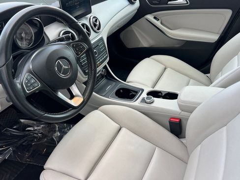 Used 2017 Mercedes-Benz GLA 250 4MATIC image 4
