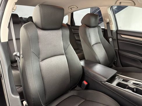 Used 2018 Honda Accord LX image 21