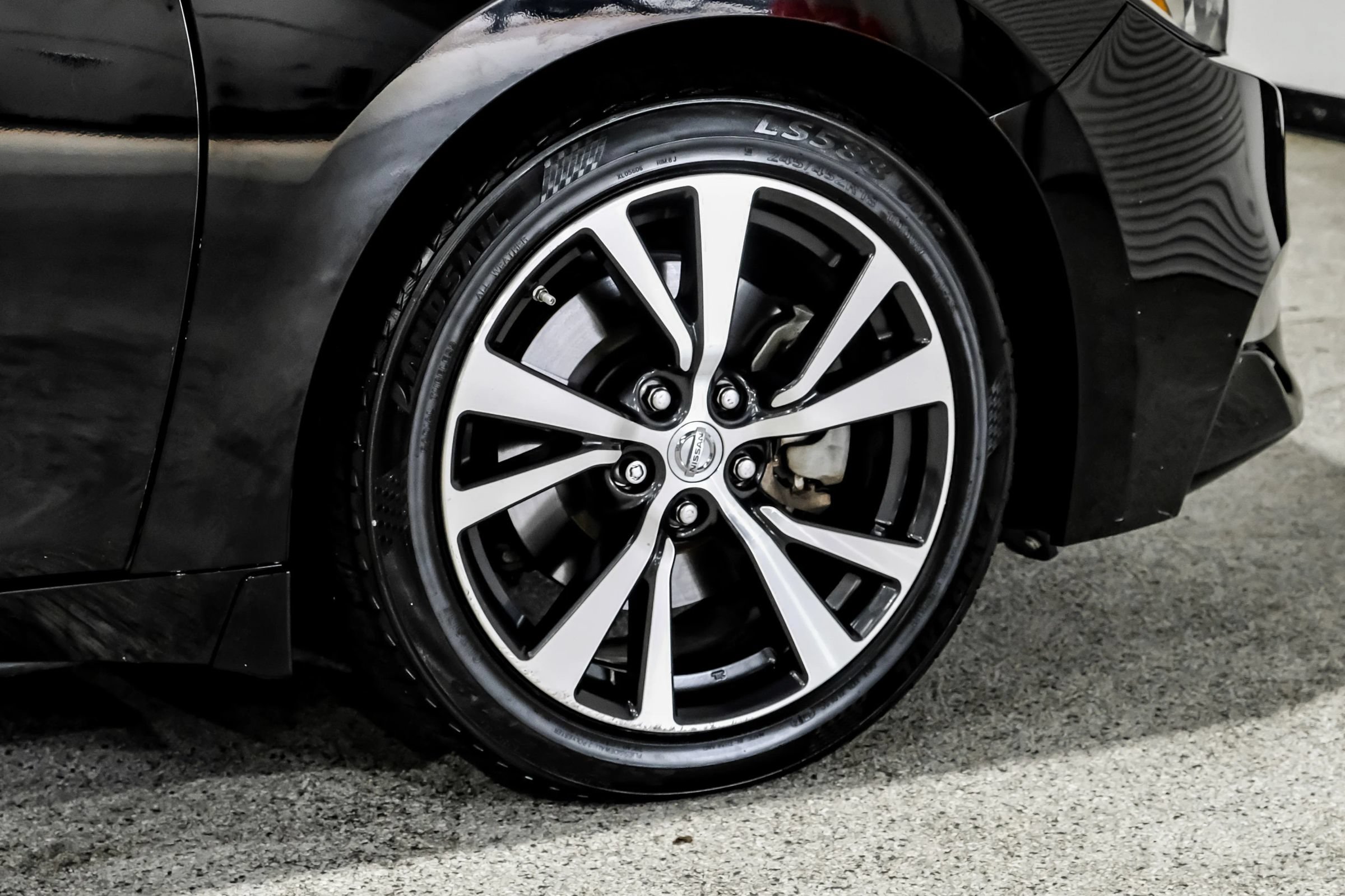 Used 2016 Nissan Maxima Platinum FWD image 54