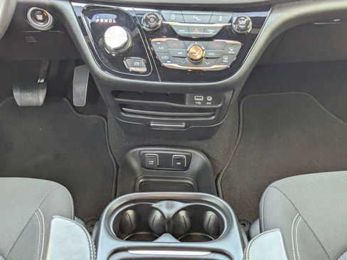 Used 2018 Chrysler Pacifica Touring Plus w/ S Appearance Package image 21