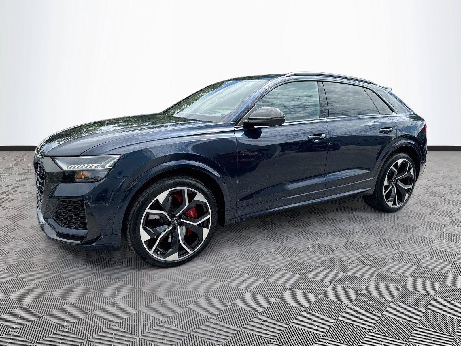 Used 2023 Audi RS Q8 w/ Black Optic Package AWD/4WD image 3