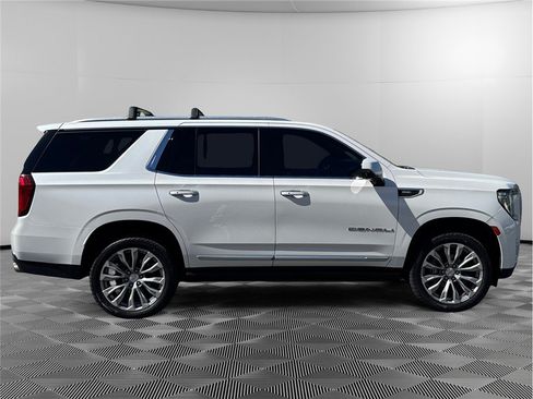 Used 2021 GMC Yukon Denali w/ Denali Premium Package AWD/4WD image 6