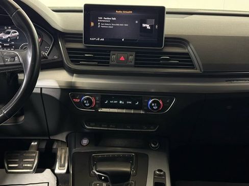 Used 2018 Audi SQ5 Premium Plus w/ Navigation Package image 24