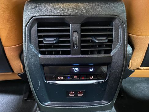 Certified 2025 BMW 330i xDrive Sedan w/ Convenience Package image 12