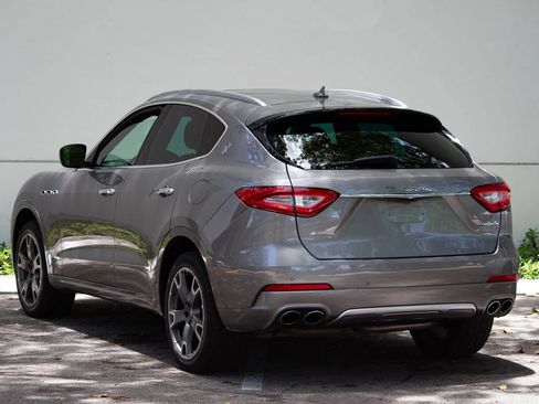 Used 2017 Maserati Levante w/ Luxury Package AWD/4WD image 9
