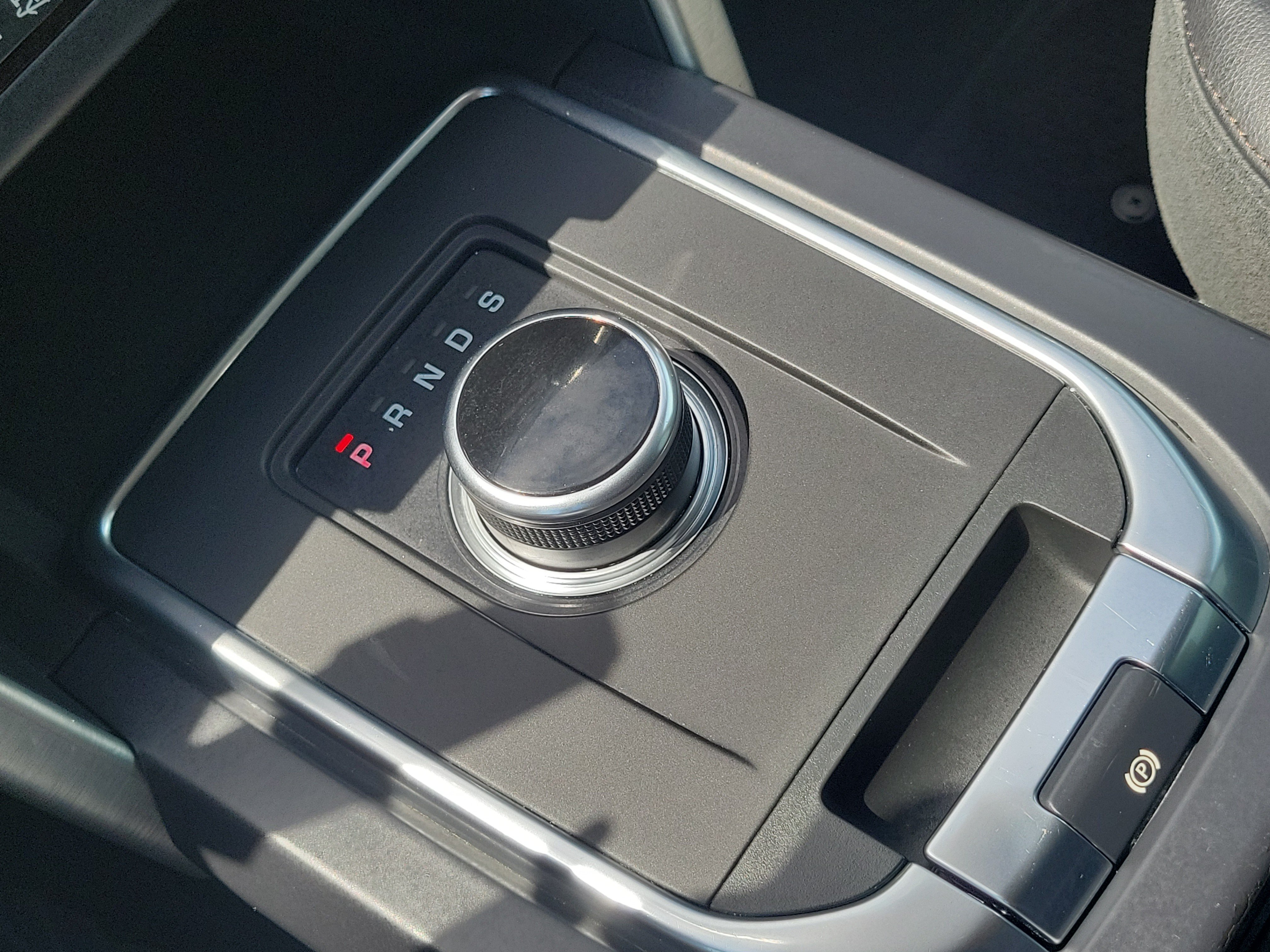 Used 2019 Land Rover Discovery Sport SE AWD/4WD image 27
