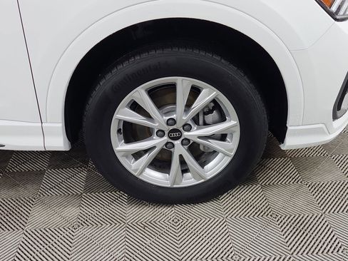 Certified 2025 Audi Q3 2.0T Premium w/ Convenience Package image 10