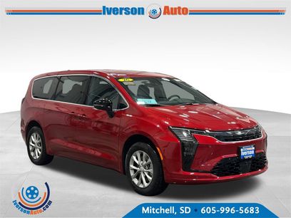 New 2027 Chrysler Pacifica Select