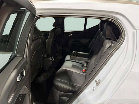 Used 2025 Volvo XC40 B5 Core AWD/4WD image 29