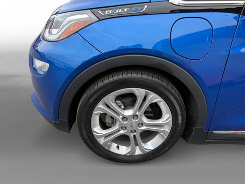 Used 2019 Chevrolet Bolt LT image 9
