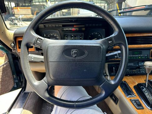 Used 1990 Jaguar XJS V12 Convertible image 36