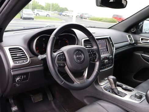 Used 2018 Jeep Grand Cherokee Limited w/ Luxury Group II AWD/4WD image 18