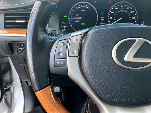 Used 2015 Lexus ES 300h image 7
