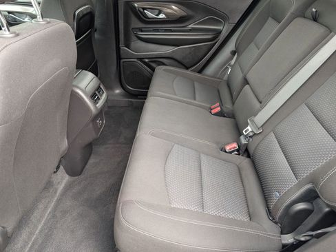 Used 2024 GMC Terrain SLE FWD image 11