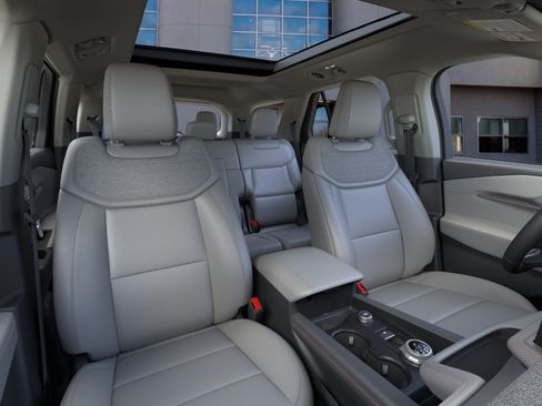 New 2026 Ford Explorer Active w/ Active Comfort Package AWD/4WD image 10