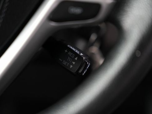 Used 2015 Toyota Sienna L image 16