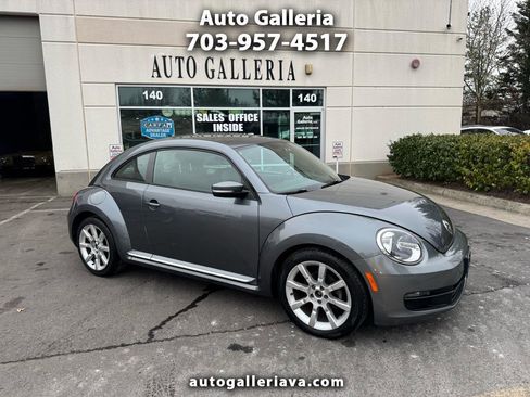 Used 2013 Volkswagen Beetle 2.5 image 1