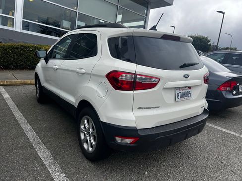 Used 2020 Ford EcoSport SE w/ SE Convenience Package image 4