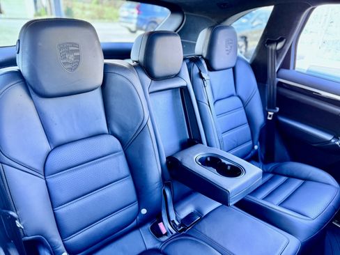 Used 2014 Porsche Cayenne Turbo S AWD/4WD image 88